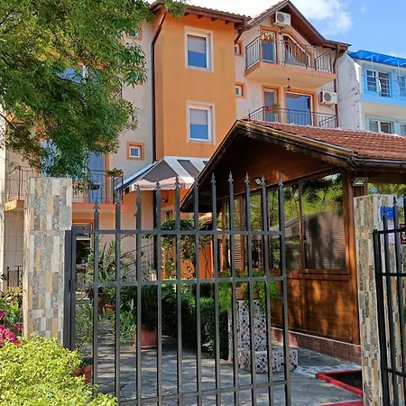 фернандес 3* Černomorec